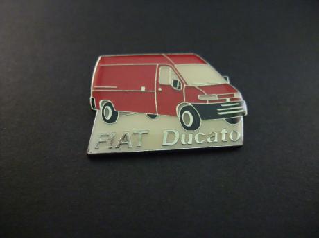 Fiat Ducato is een populaire bestelbus rood